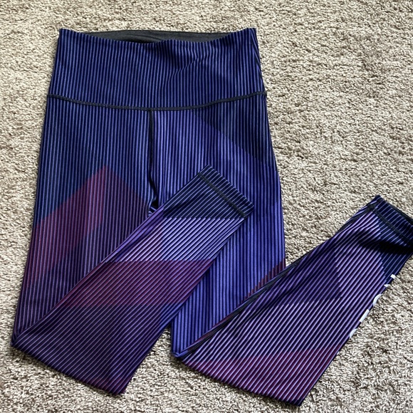 Peloton X WITH Array of colors leggings Stripes sz L Estimated - Picture 3 of 9